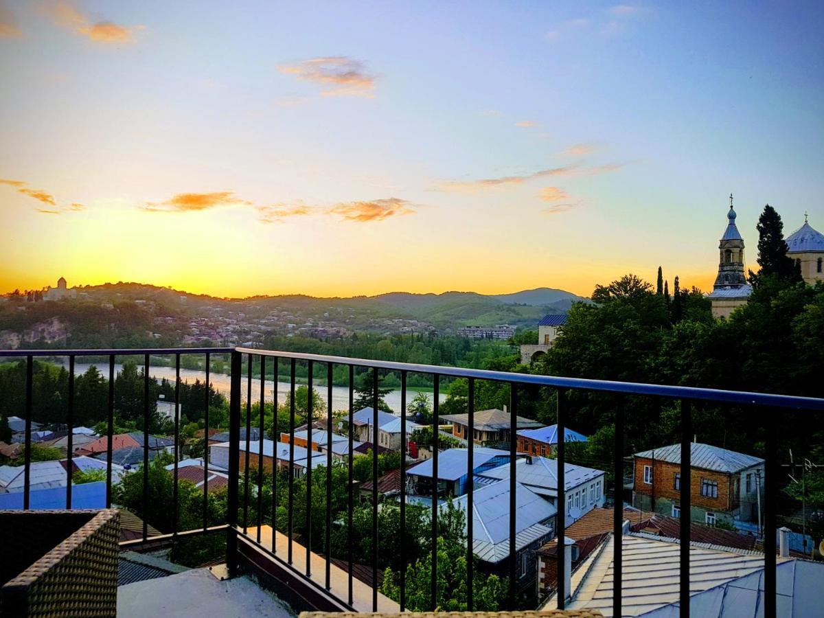 Green Flower Hotel Kutaisi Ngoại thất bức ảnh