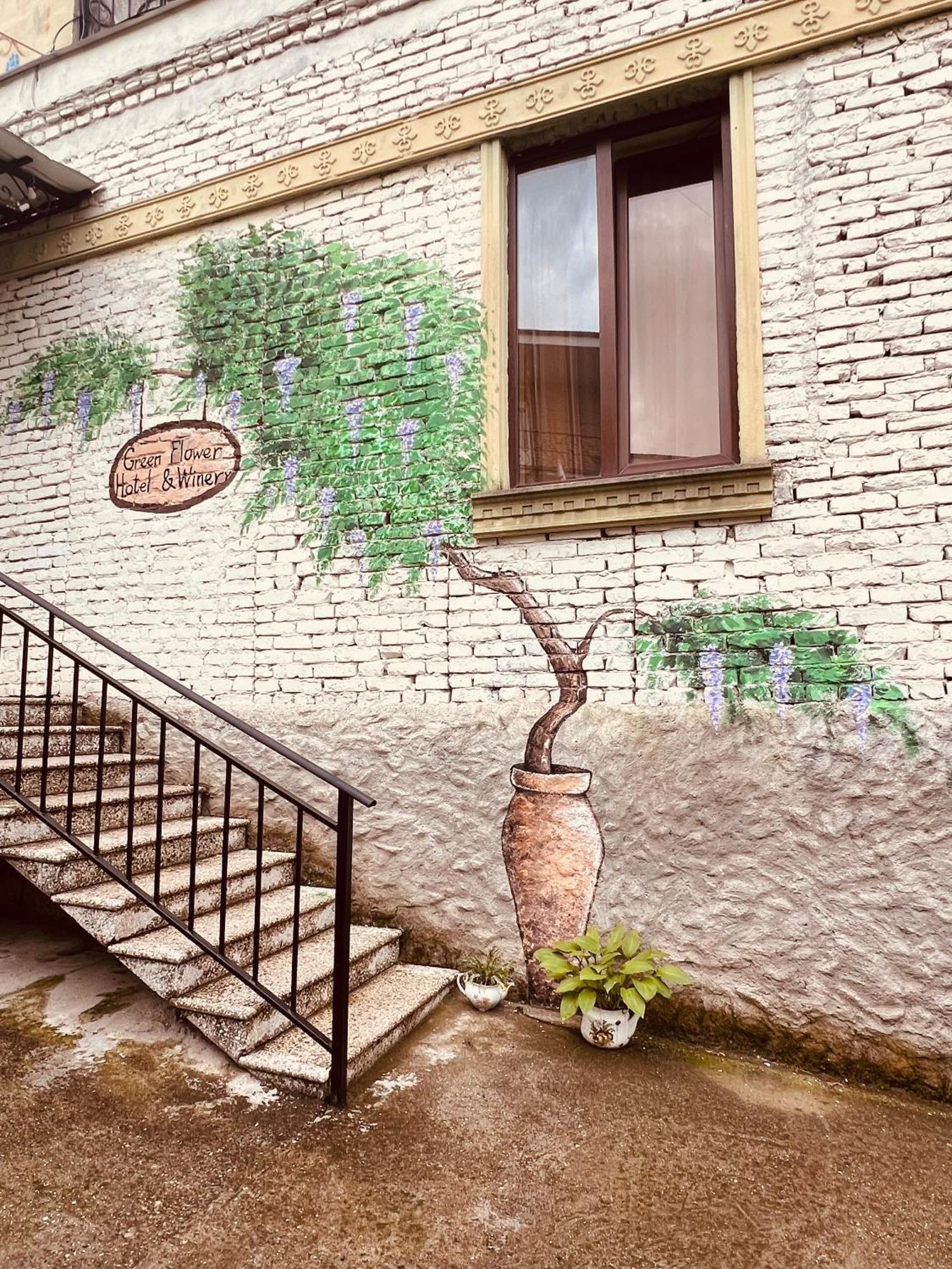 Green Flower Hotel Kutaisi Ngoại thất bức ảnh