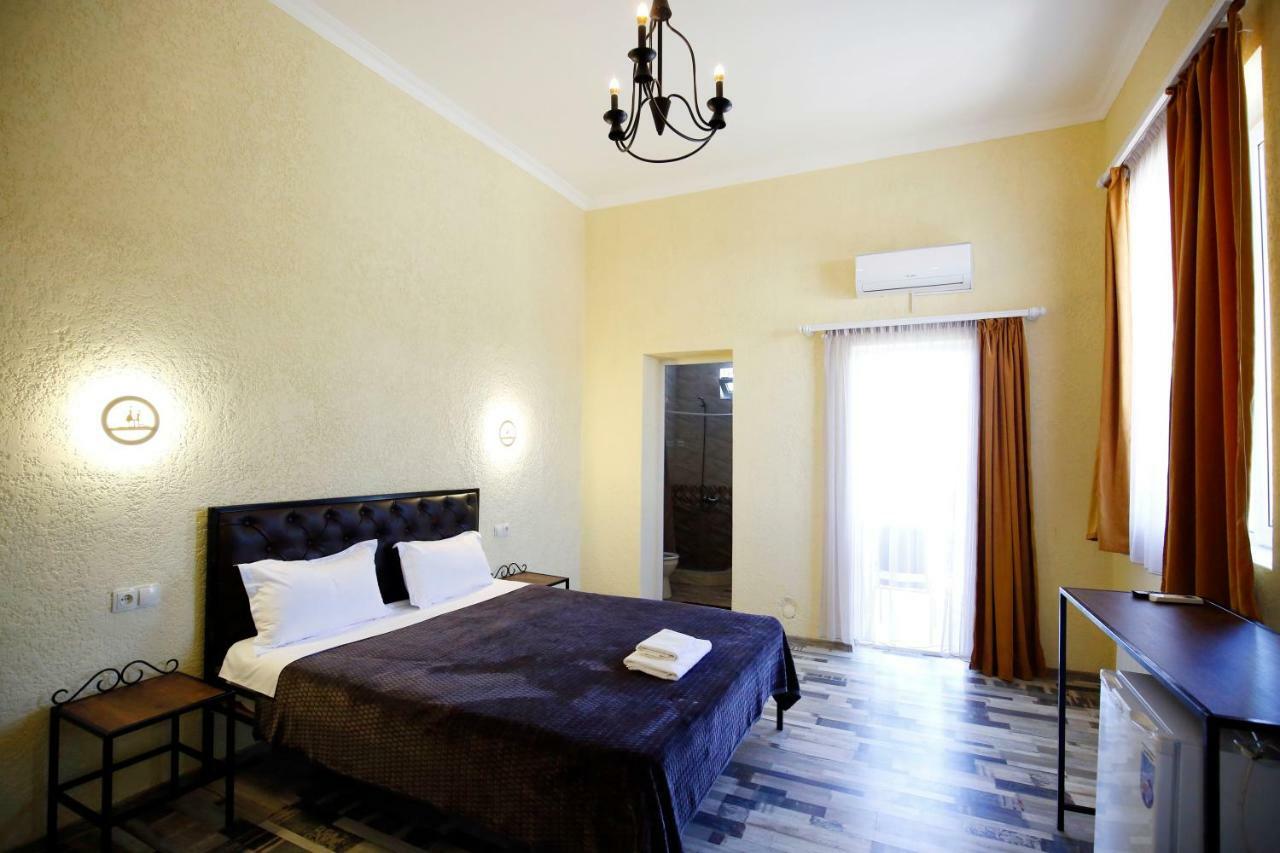 Green Flower Hotel Kutaisi Ngoại thất bức ảnh